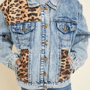 Hayden Girls Acid Wash Leopard Denim Trucker Jacket. XL. NWT